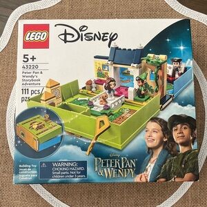 LEGO Disney Peter Pan & Wendy's Storybook Adventure Portable Playset